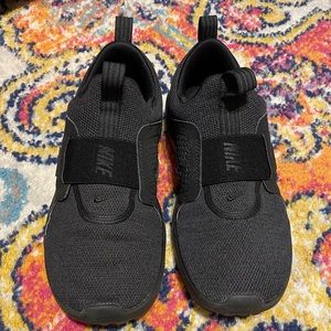 Nike Women’s Comfort Slip on Sneakers, size 5.5, used - great condition